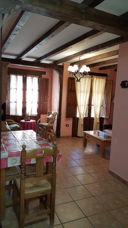 Apartamentos Rurales Tauro Cabezuela Del Valle Eksteriør billede