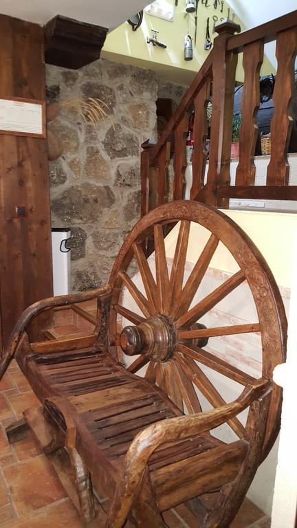 Apartamentos Rurales Tauro Cabezuela Del Valle Eksteriør billede