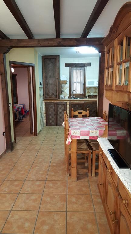 Apartamentos Rurales Tauro Cabezuela Del Valle Eksteriør billede